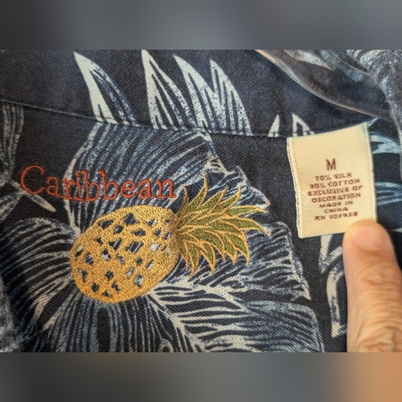 Caribbean Medium Silk/Cotton Blend Button Down Shirt Hawaiian Navy/White - Picture 3 of 9